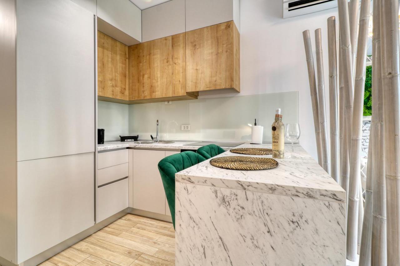 Herastrau Luxury Studios Bukares Bagian luar foto